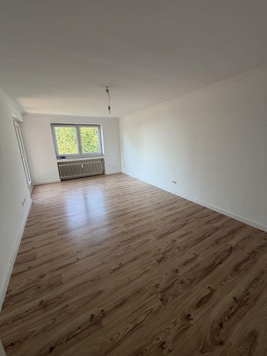 Renovierte 2 Zimmer Wohnung mit neuer Einbauküche inkl. ab August – Foto 6