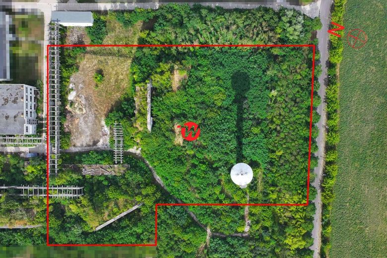 Без комиссии 18.000 м² участок под развитие с башней и 2 бункерами недалеко от Магдебурга – Vogelperspektive