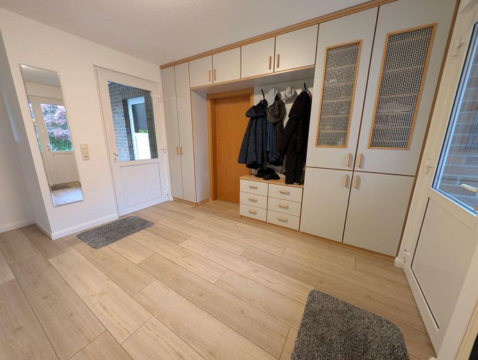Provisionsfrei: Großzügiges Einfamilienhaus mit Südterrasse und Garten in Jaderberg – Hauswirtschaftsraum