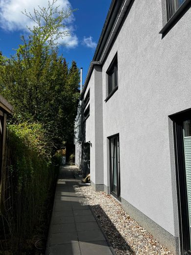 Eingangsbereich links