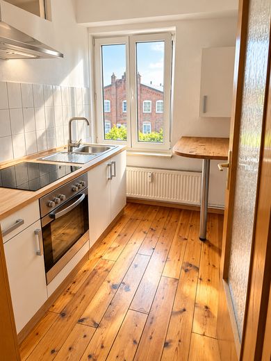 Charmante 2-Zimmer-Wohnung im Gutshaus – Naturidylle vor den Toren Stralsunds – Küche 