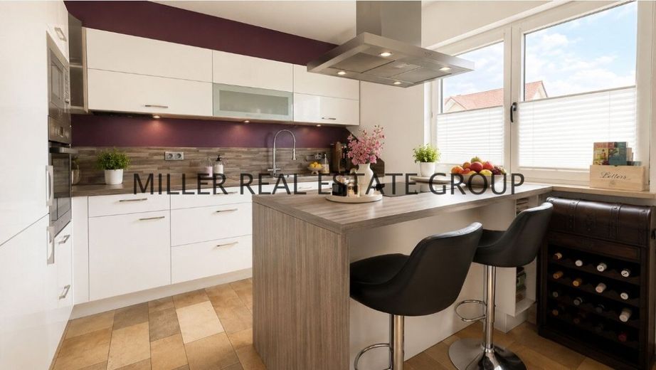 Privates Wohnresort in Altmannstein-Pondorf: Exklusives Einfamilienhaus mit Pool, Sauna, Grillkota, PV-Anlage, Speicher &amp; großer Südwest-Terrasse! – Küchenbereich
