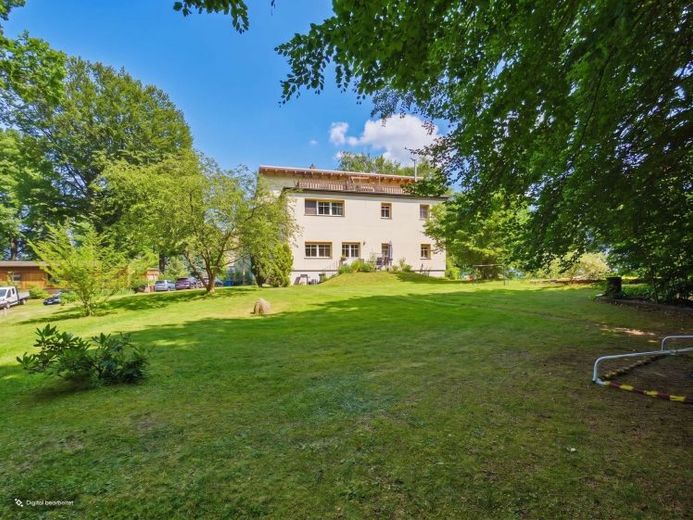 Edificio plurifamiliare ad alto rendimento su un terreno naturale di 6.723 m² a Krauschwitz – Foto 1