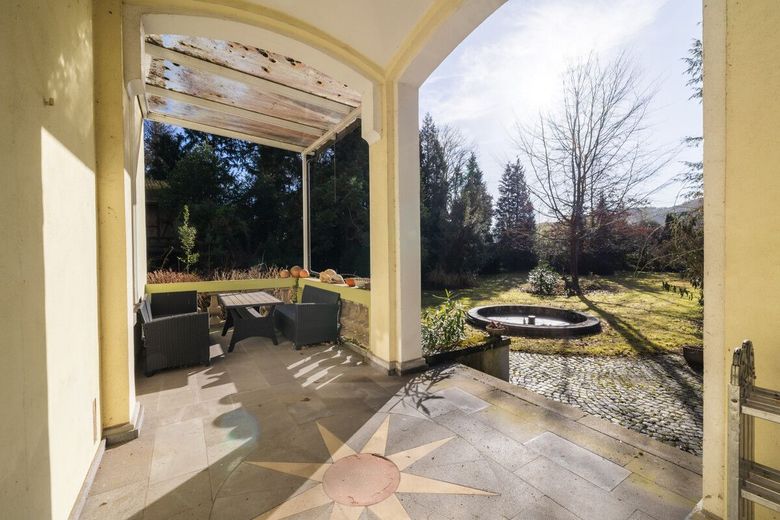 Historische Villa mit Rheinblick, Nebenhaus und Parkanlage in Erpel! – Überdachte Terrasse