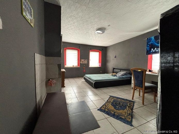 Projekt für Könner: Einfamilienhaus mit Nebengebäude in Selbitz – VUB0002342-9