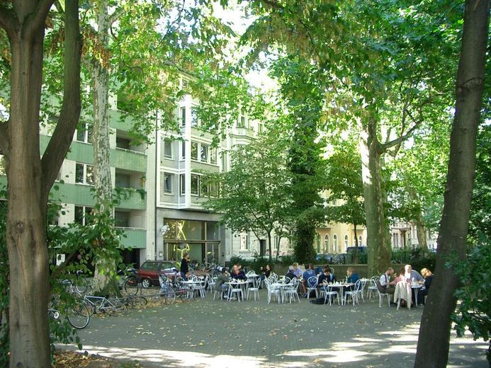 15% RENDITE: 4 VOLLMÖBLIERTE SMART-HOMES IN CITY-BESTLAGE – ... am Brüsseler Platz