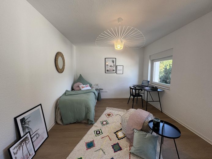 Modernisierte Doppelhaushälfte mit großem Garten & Terrasse – sofort bezugsfrei – 1.OG Kinderzimmer