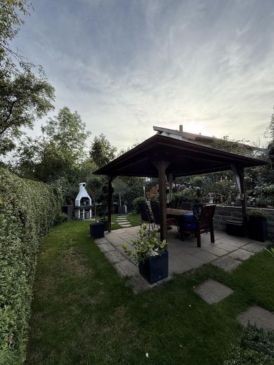 Abitare con carattere – moderna maisonette con un’architettura del tetto impressionante, giardino e piscina – Foto 19