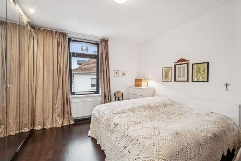Ein-/Zweifamilien Stadthaus am Weinberg kernsaniert, vielseitig nutzbar, freistehend – Schlafzimmer OG