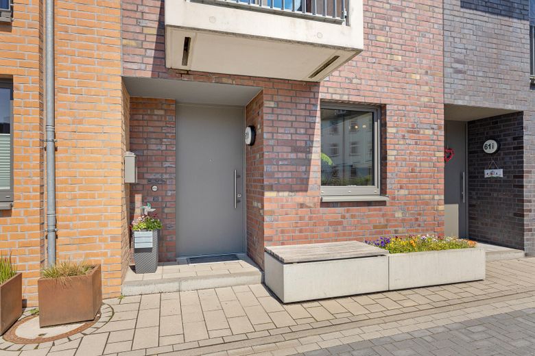 Hoogwaardig townhouse met dakterras en uitzicht op het water – Foto 3