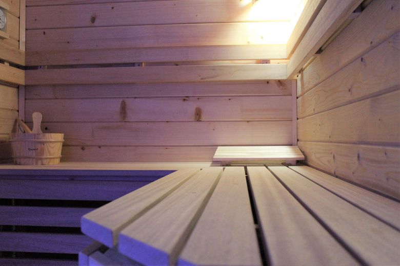 Göl kenarında lüks ev_ kütük ev_ tatil evi_ min. % 7 getiri – Sauna aus Abachi- Holz