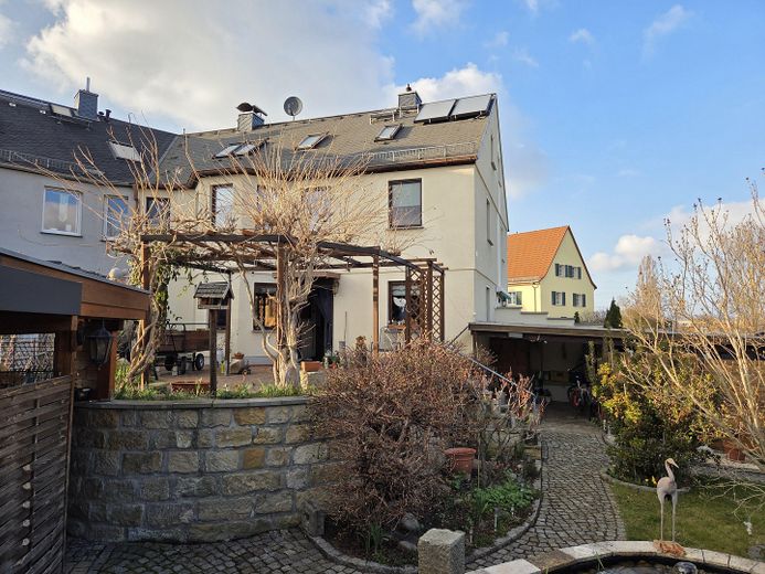 Charmantes Reihenendhaus mit 5 Zimmern+Partykeller in Dresden-Lockwitz incl. Küche – Garten