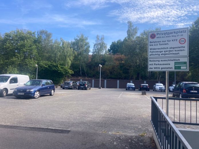 Saubere Wohnung an Student/in sofort längerfristig zu vermieten! – PKW-Stellplatz