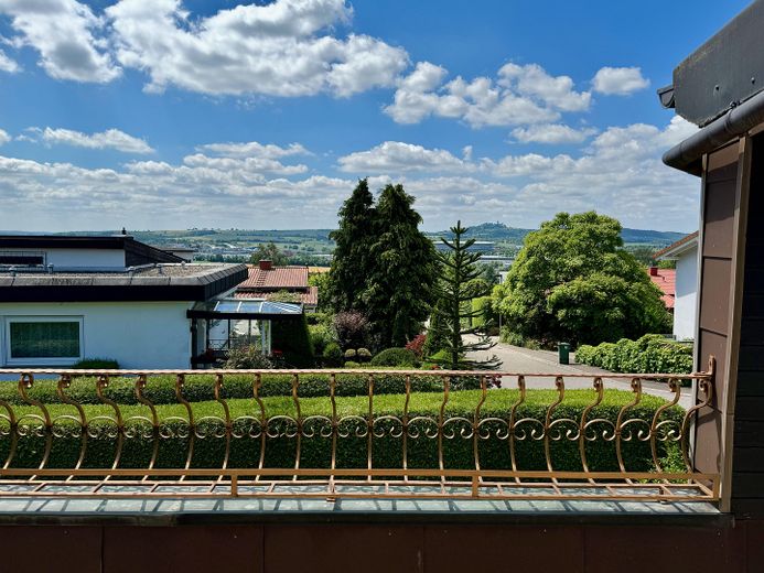 Haus in bester Südlage mit unverbaubarem Ausblick – Ausblick von Dachterrasse