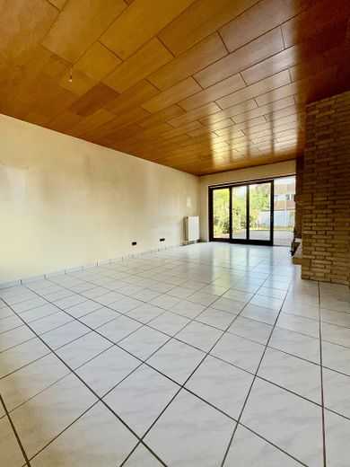 Seltene Gelegenheit in Delmenhorst: 150 m², großer Garten, viel Ausbaupotenzial – provisionsfrei – Wohnzimmer Ansicht 2