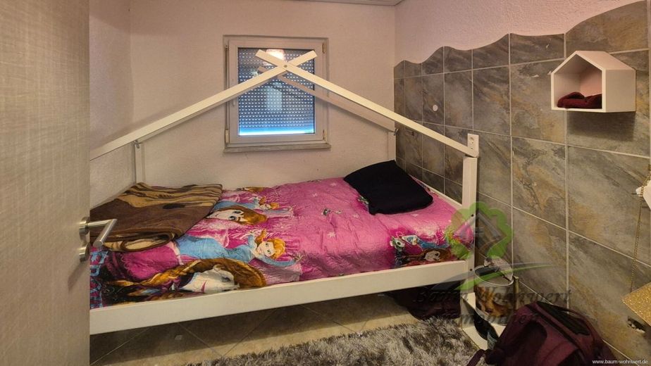 Modernisiert, Großzügig, Vielseitig: Ihr Wohntraum oder Anlageobjekt in Crailsheim *provisionsfrei* – 1OG. Abstellraum/Kinderzimmer