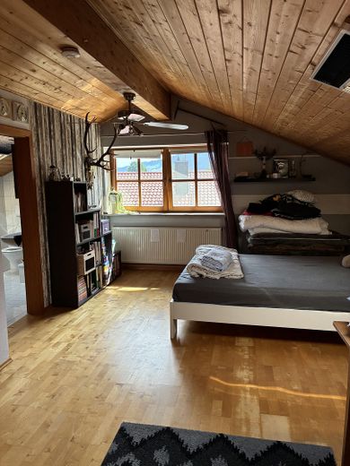 Gepflegtes Reiheneckhaus in ruhiger Lage – Dachgeschoss