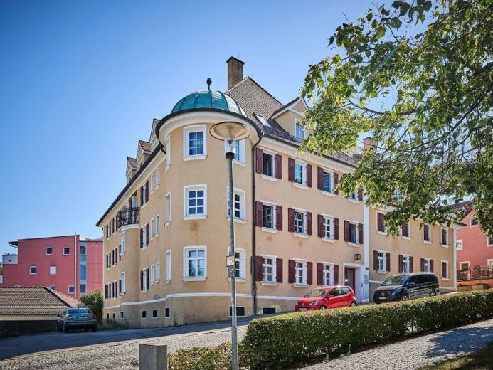 Historischer Charme, moderne Chance: 2-Zimmer-Wohnung für Eigennutz und Investment – Foto 1