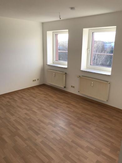 Schöne preiswerte 2-R-Wohnung ca.34m2in MD-Sudenburg  zu vermieten. – Wohnzimmer Ansicht 3.