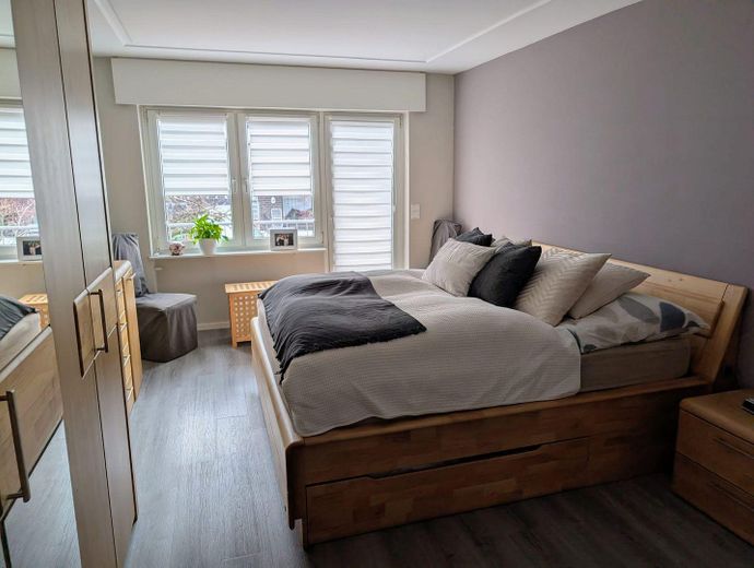Özel: Urmitz'de ikiz evin yarısı, 7 oda, 2 banyo, garaj, bahçe – Schlafzimmer