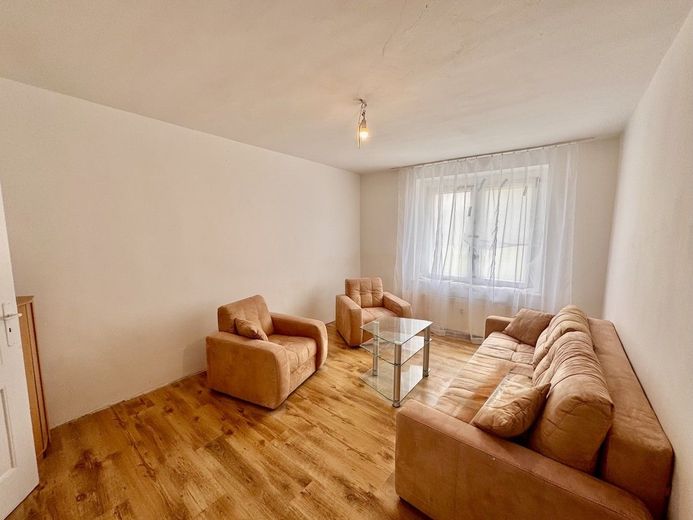HORN IMMOBILIEN++ Dreifamilienhaus in Penkun mit großem Grundstück – Wohnung in Souterrain