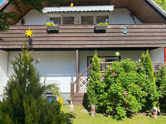 Modernisiertes Einfamilienhaus mit Kamin,Wallbox,bezugsfertig & tollem Wohngefühl – Vorderseite