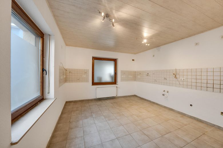 Großzügiges 8-Zimmer-Wohnhaus auf drei Wohnebenen in Aßlar-Berghausen – Foto 3