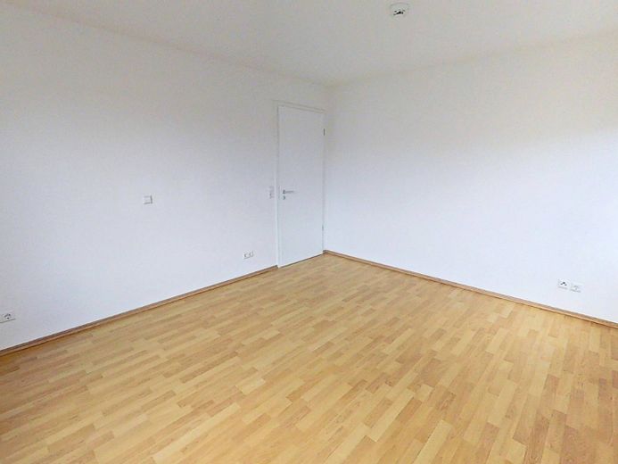 Moderne 3-Zimmer-Wohnung mit großem Balkon! – Ansicht II: Schlafzimmer I