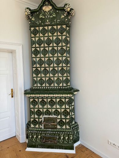 Küche mit Flügeltür zu WZ