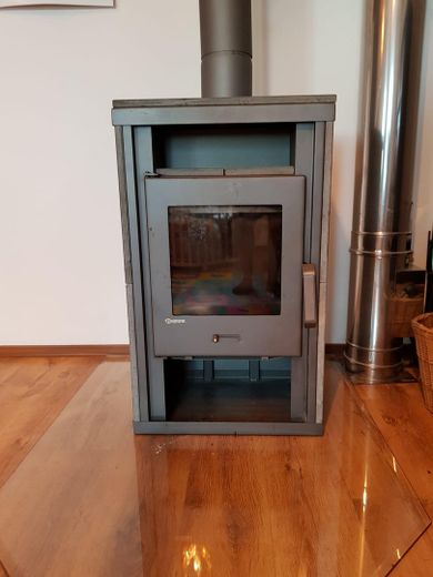 Appartement au dernier étage avec grande terrasse et cheminée !!! – Kamin im WZ