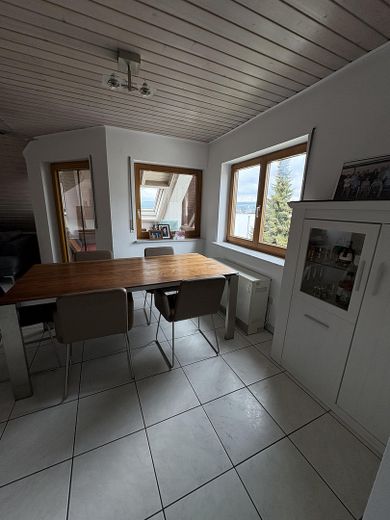 3,5-kamerappartement op de bovenverdieping met fantastisch uitzicht – Esszimmer