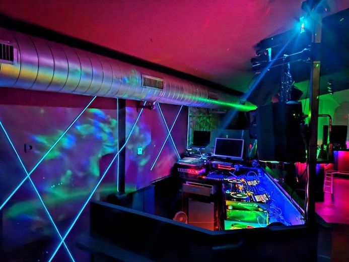 Eventlocation &amp; Club in Berlin zur Miete - bis 200 Gäste | Komplett ausgestattet – Image-1 (59)