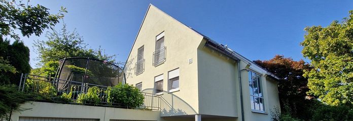 liebevoll gestaltete Einfamilienhaus mit höchstem Wohnkomfort mit Traumgarten in idyllischer Umgebung zu verkaufen – ideal für Familien oder Paare mit Anspruch