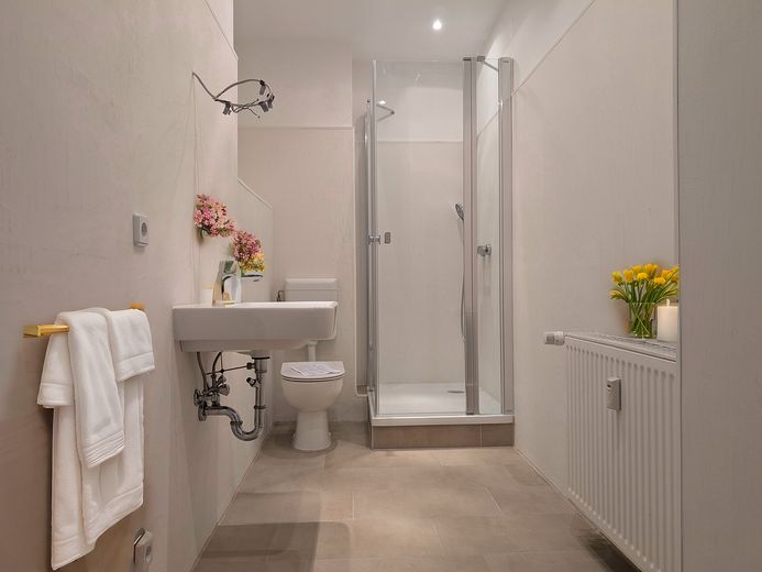 Helle 2- Zimmer- Wohnung in Luckenwalde – Badezimmer