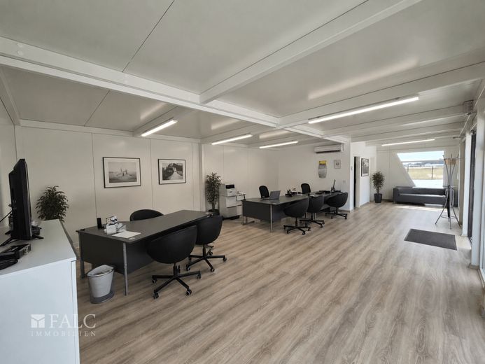 Affitto: terreno commerciale in posizione top - 3.001 m² con eccellente collegamento ai trasporti - FALC Immobilien – Büro
