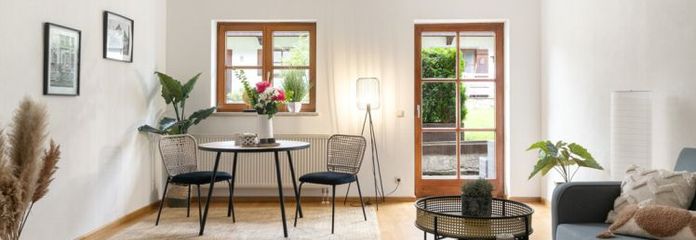 *DIREKT VERLIEBT* Großzügige renovierte 2-Zimmer Wohnung in absolut ruhiger Wohngegend