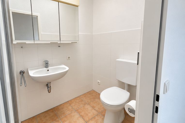 1-Zimmer-Wohnung in St. Jürgen | Nähe UKSH & Sana Kliniken – Bad