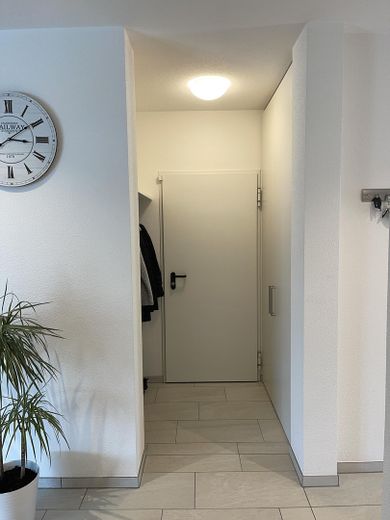 Durchgang zur Garage