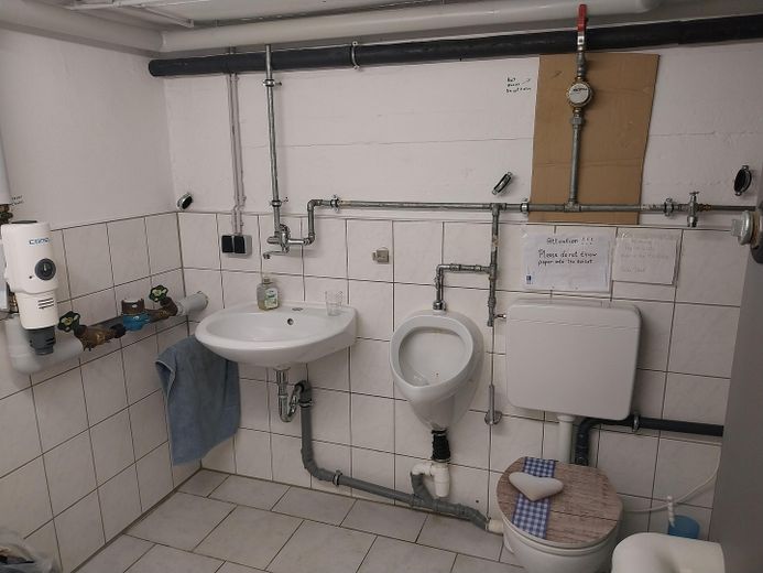 Toilette Lager/Keller