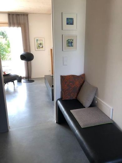 Flur, Blick ins Wohnzimmer