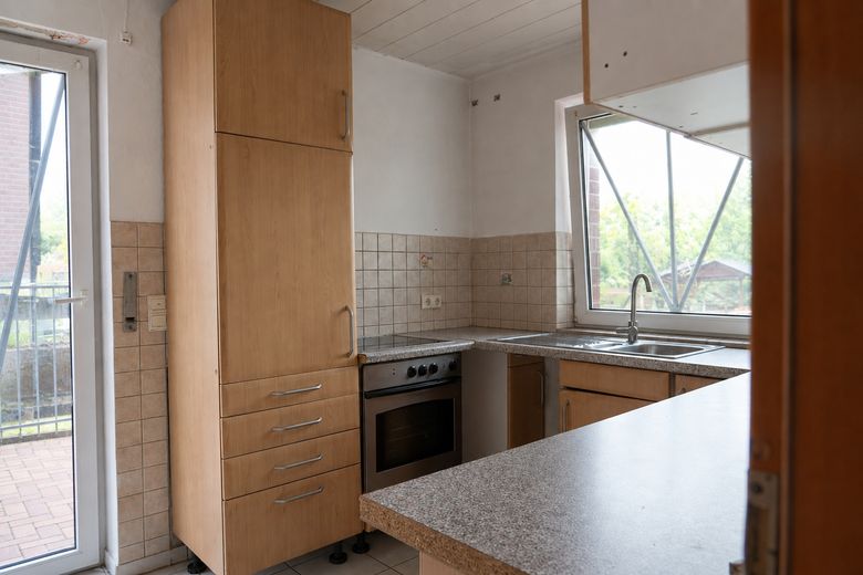 Freistehendes Einfamilienhaus mit Südgarten, großzügiger Garage & ausgebautem Dachgeschoss – Küche