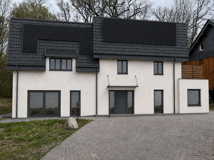 Odenthal ihr Haus am Bach nach KFW 55 EE Standard inkl WP Klima Solar und Wallbox – Foto 3