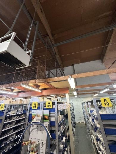 Hall as storage / workshop approx. 600 sqm with office and utility room / toilet, heated – Foto 5