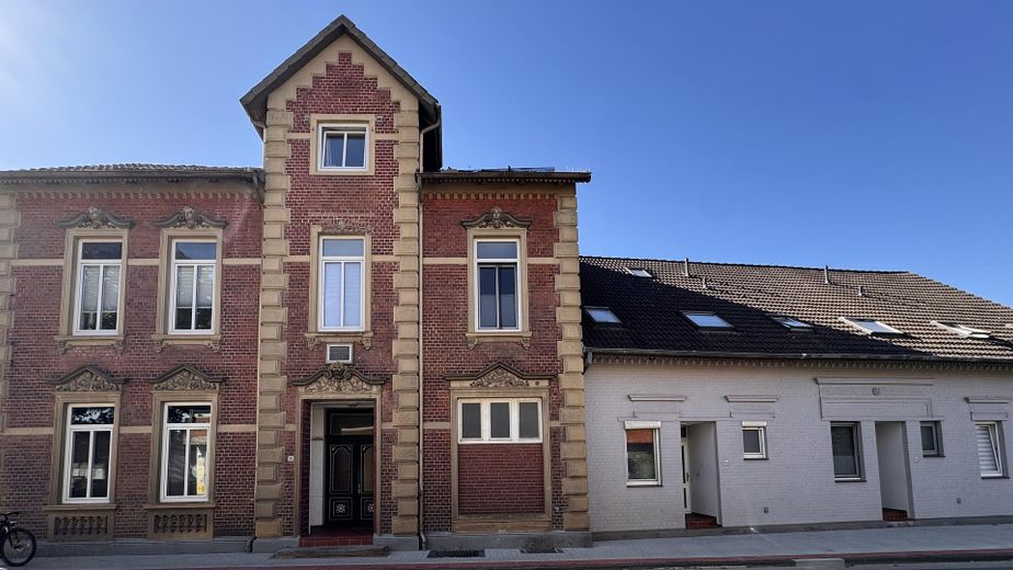 ATTRAKTIVES MEHRFAMILIENHAUS IN BESTER LAGE – Foto 3
