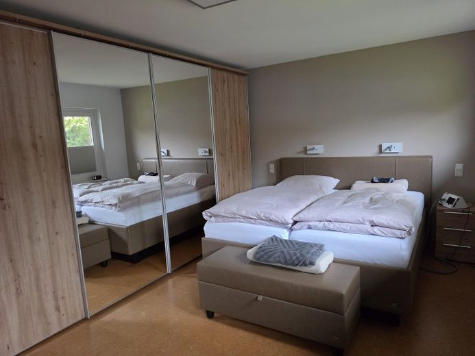 Israelsdorf: Gepflegtes EFH mit Einliegerwohnung nahe Naturschutzgebiet – Schlafzimmer, 19,8 qm