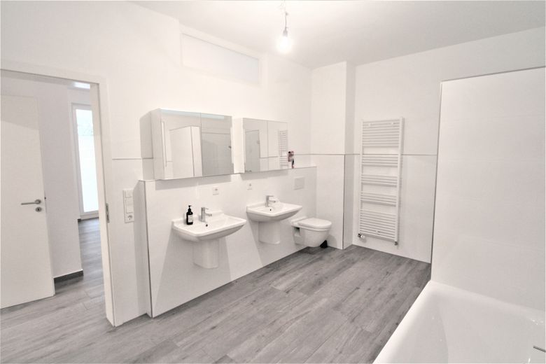 Vollbad Dusche/Wanne etc. ...