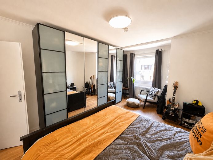 Lichtdurchflutete 3-Zimmerwohnung mit Balkon und Tiefgaragenstellplatz – Schlafzimmer