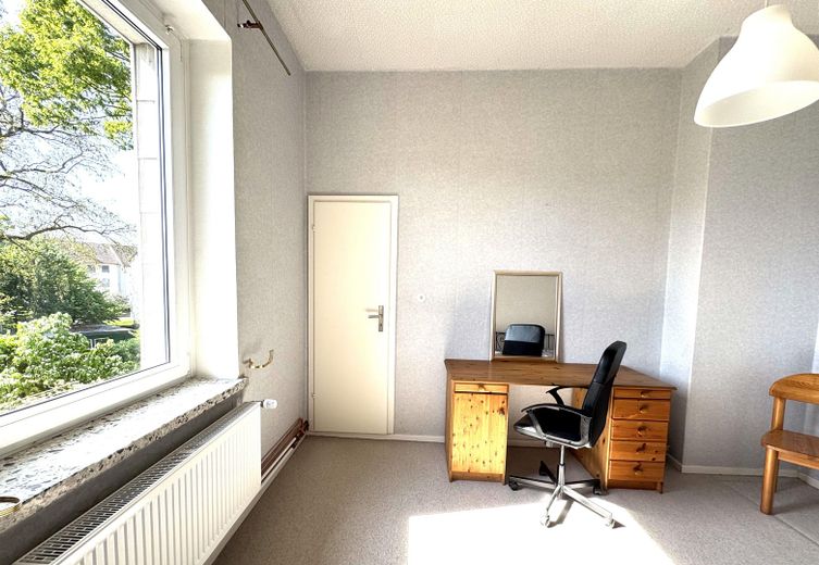 1 OG links Zimmer