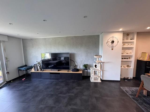 Modernisiertes Reihenendhaus in Toplage Cronenberg – Wohnzimmer 2