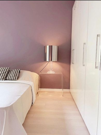 Möbliert wohnen in Schwachhausen: 3 Zimmer, eigener Garten, 1.700 € all-inclusive – Schlafzimmer